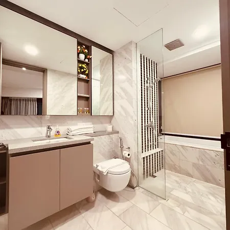 Eaton Service Apartment At Klcc Kuala Lumpur Exterior photo
