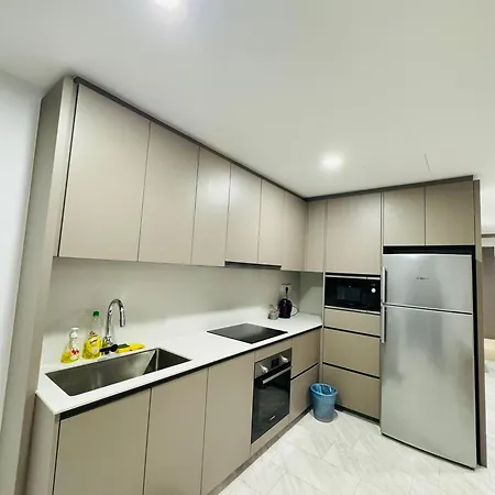 Eaton Service Apartment At Klcc Kuala Lumpur Exterior photo