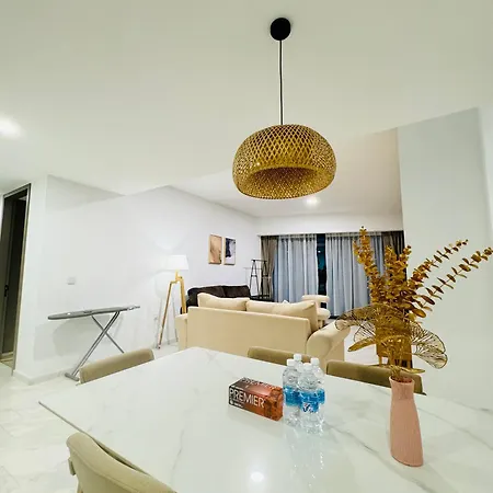 Eaton Service Apartment At Klcc Kuala Lumpur Exterior photo